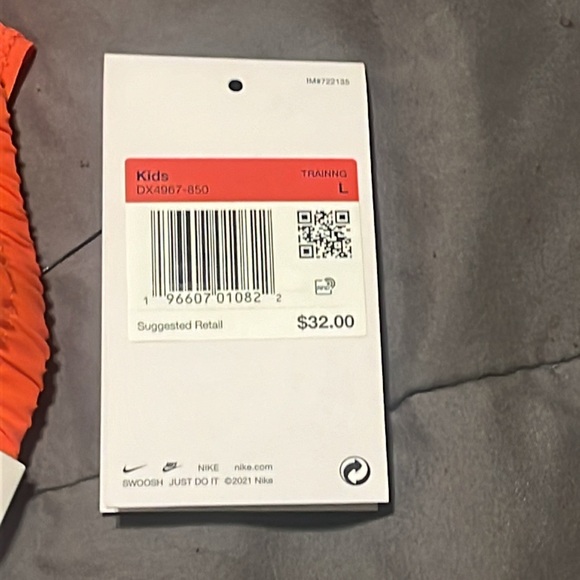 2 new pair of girls Nike shorts - Picture 3 of 3